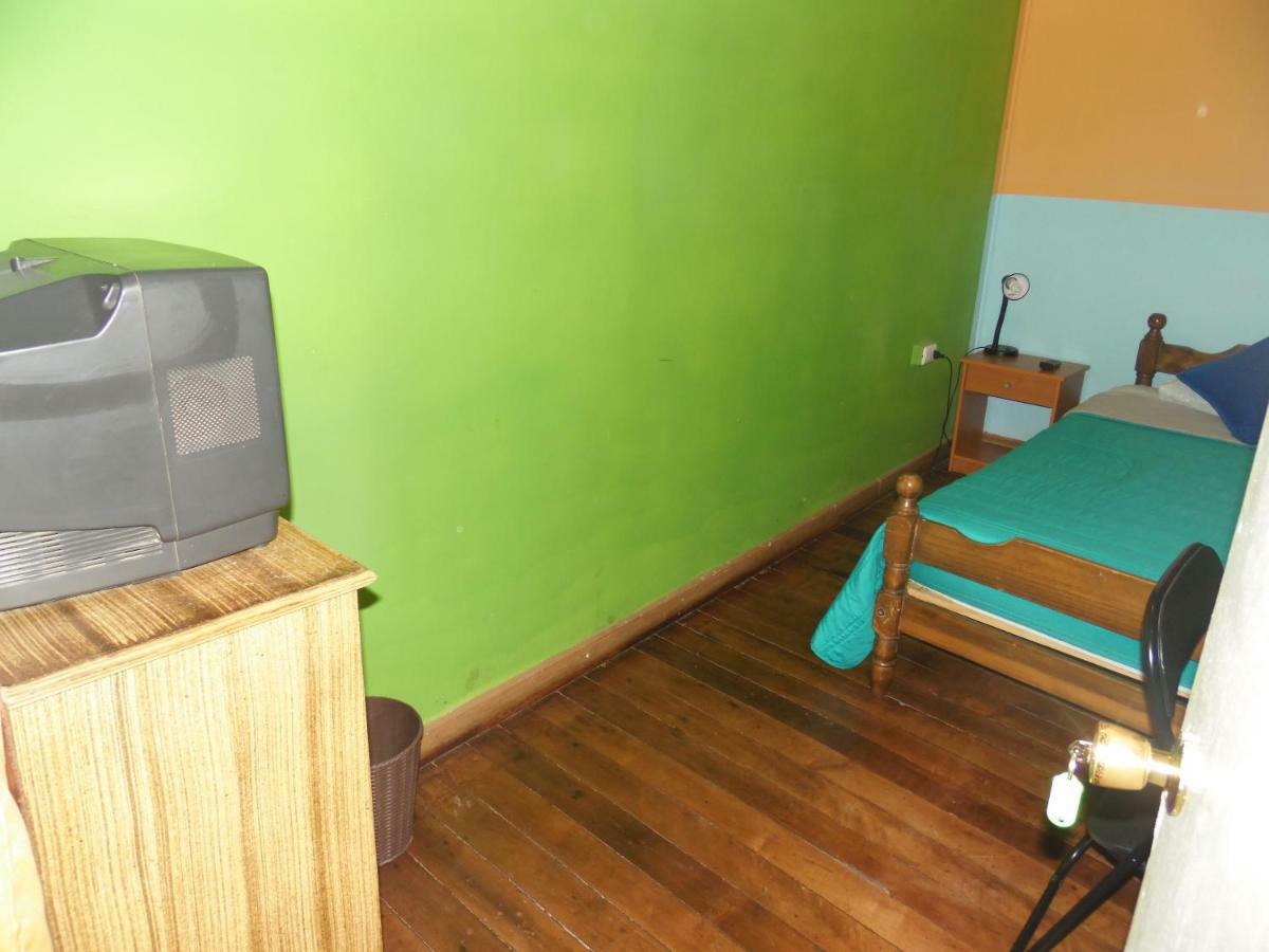 Hostal Tricontinental Valparaiso Bagian luar foto